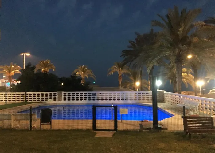 Apartamento Con Vistas Al Mar. Primera Linea De Playa.