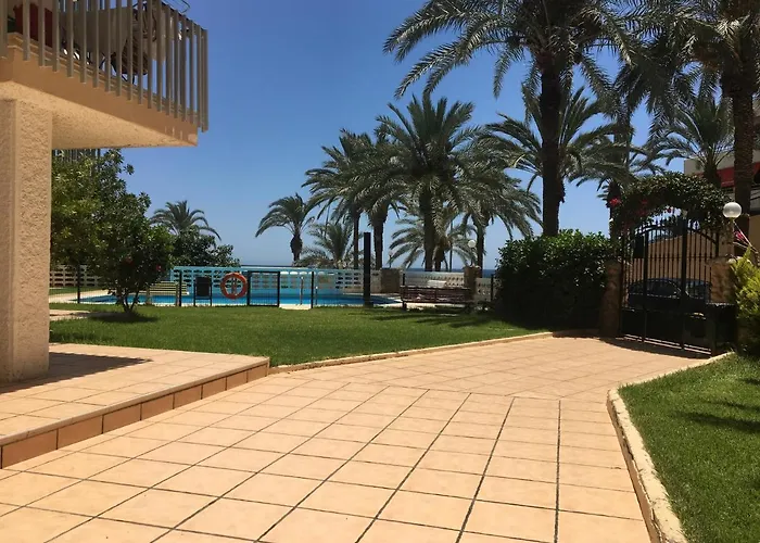 Apartamento Con Vistas Al Mar. Primera Linea De Playa.